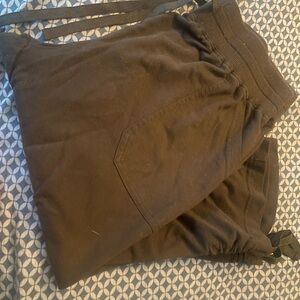 Capri pants by Bobbie Brooks